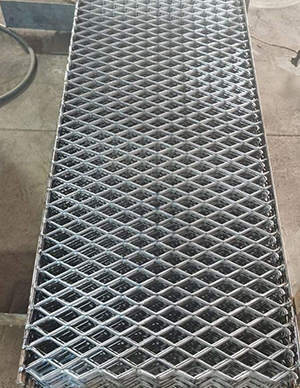 1775810116873206.jpg 钢板网1.jpg